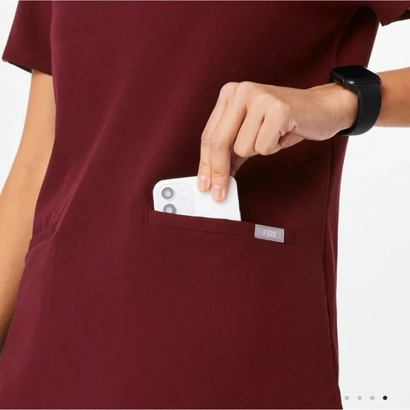 Figs burgundy scrub set - Picture 5 of 7